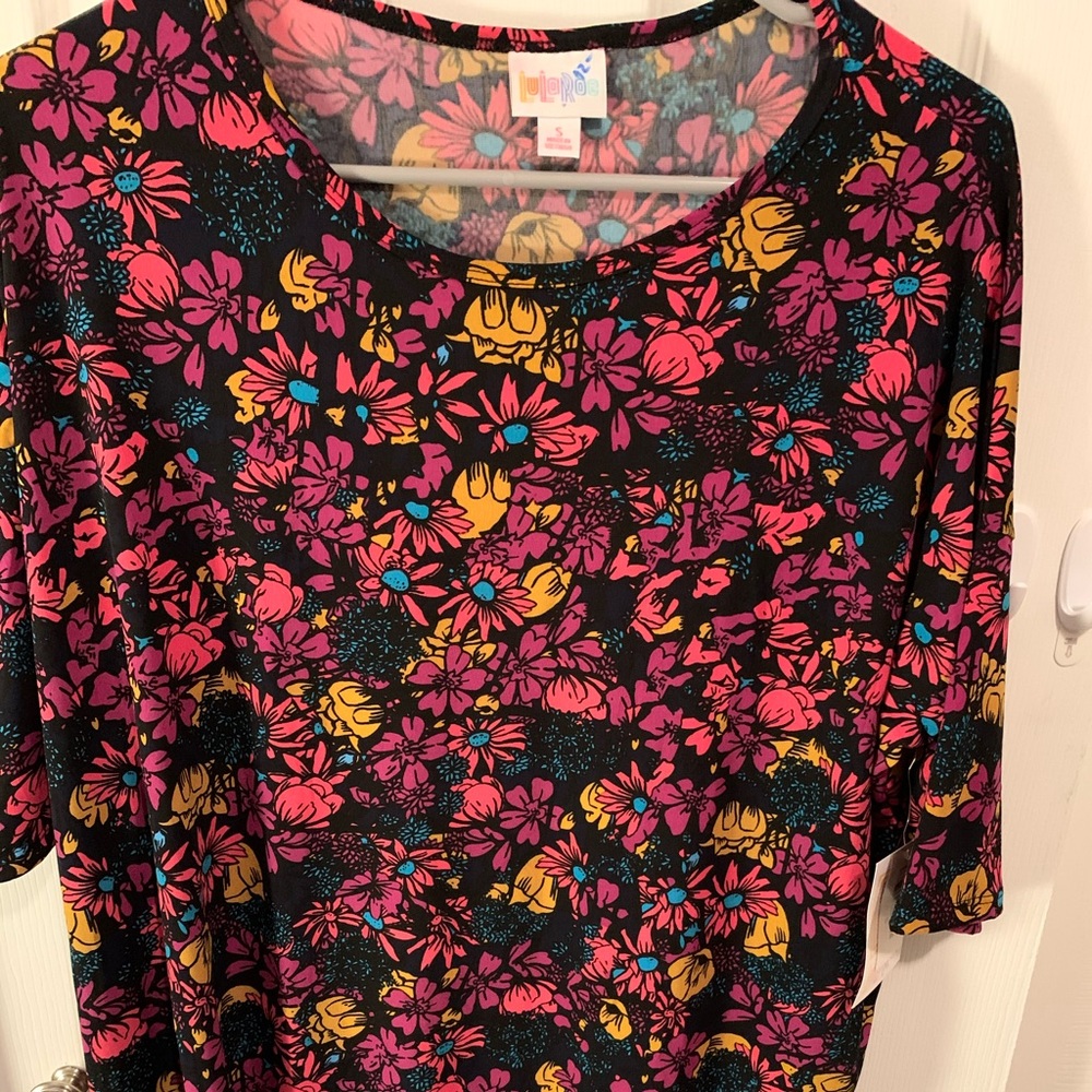 lularoe floral Irma top